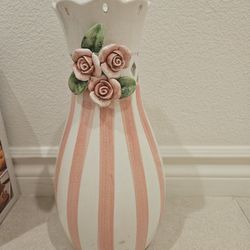 Ceramic flower vase