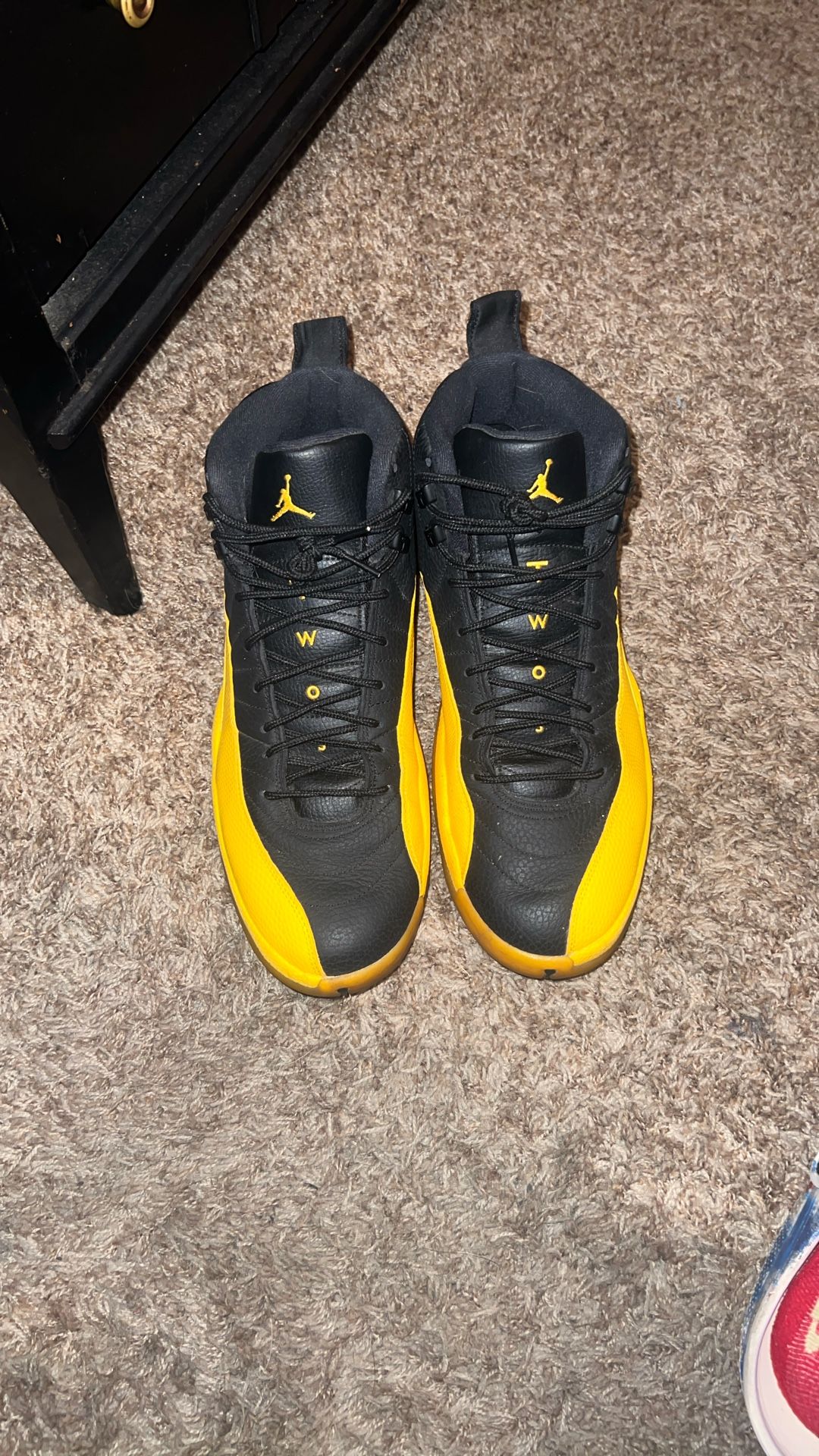 Jordan 12 University Gold