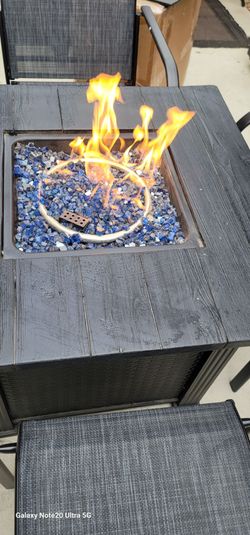35" Propane Fire Pit Table With 4 Brand New Chairs Firm Price Lowballers Will Be Ignored