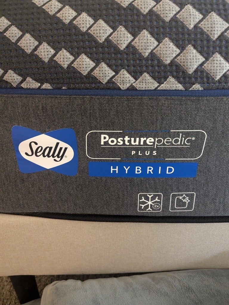 King Size Sealy Posturpedic Hybrid "Brenham Firm" Includes King Frame!