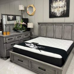 BRAND NEW 👌Russelyn Bedroom Set ( Bed, Dresser With Mirror)