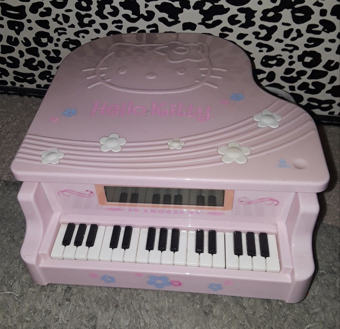 Hello Kitty Radio Alarm Clock