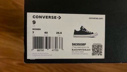 Women’s Converse Low Top - Black Sz 9