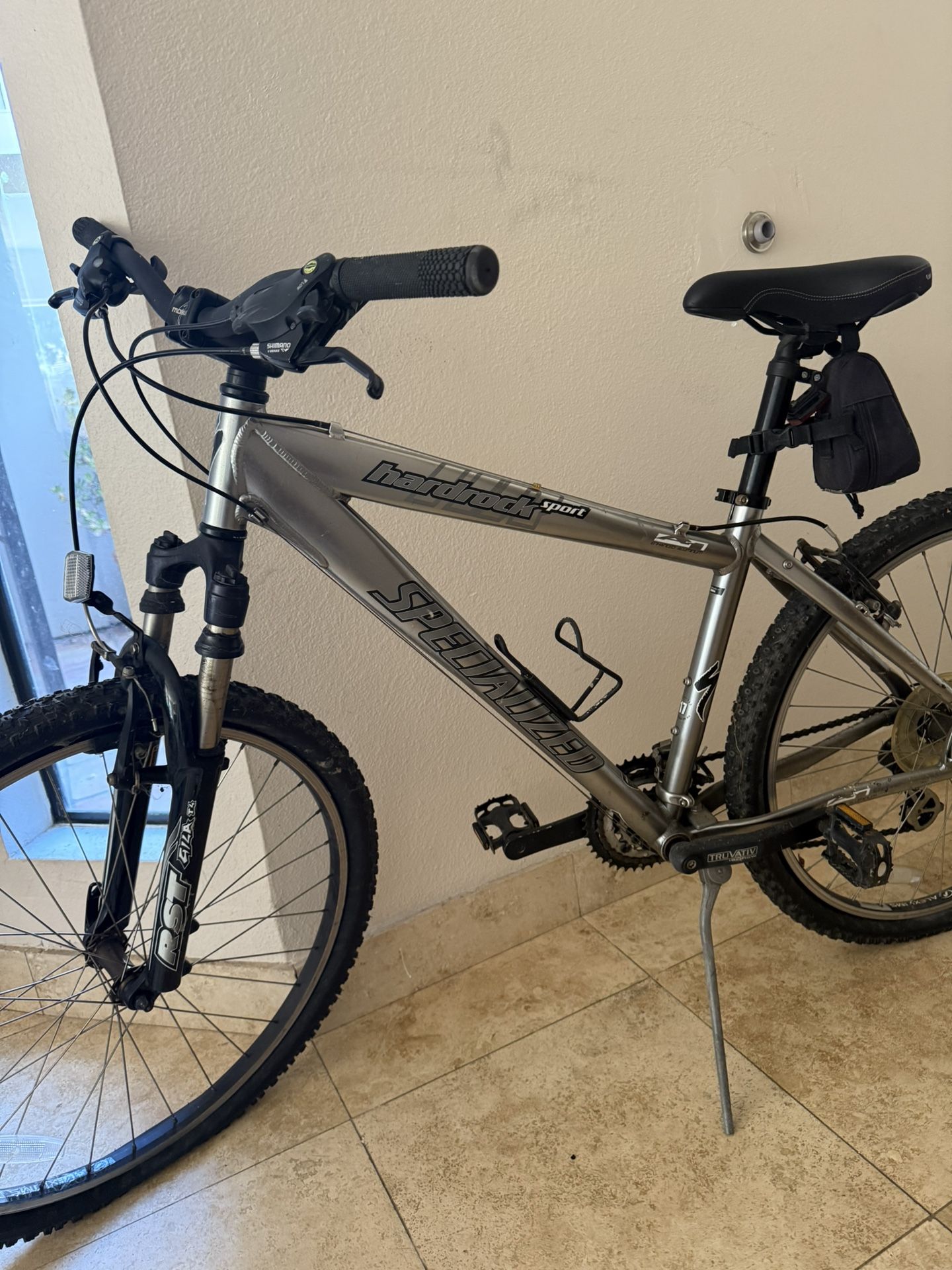 Specialized Hardrock Sport 21 Mountain Bike