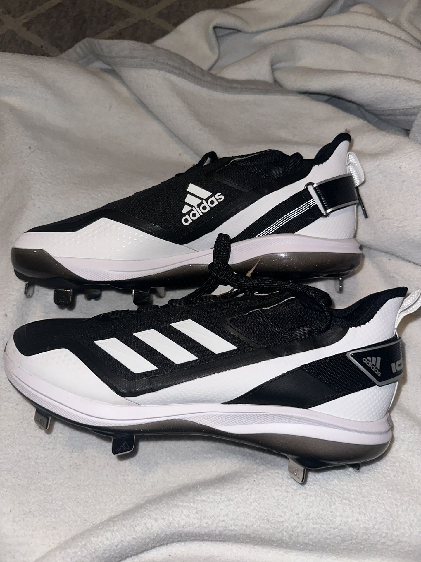 adidas Men's Icon 7 Boost Metal Baseball Cleats