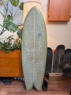 5’6 fish surfboard
