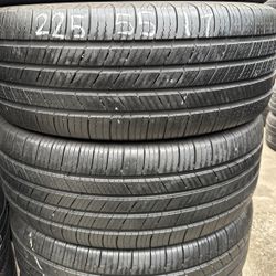 Set Of Tires (4) 225-55-17 Michelin