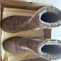 Women’s Ugg Boots Size 9