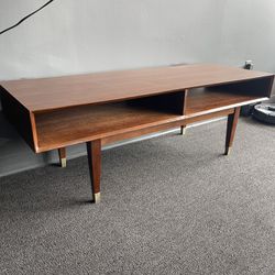 West Hill Coffee Table With Storage 