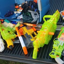 BUNCH OF NERF GUNS 