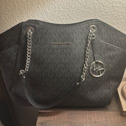 Michael Kors Purse And Wallet 