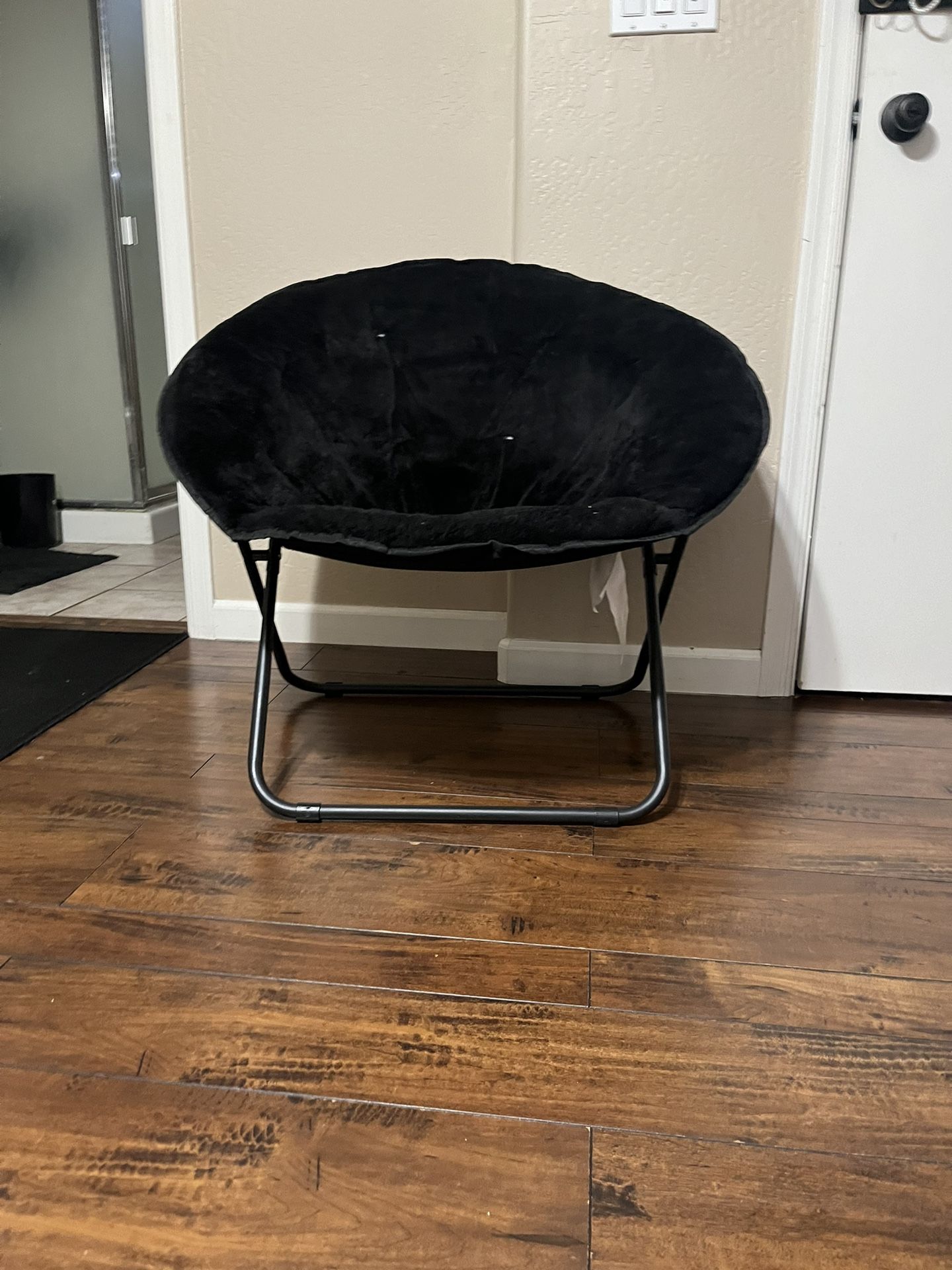 Mainstays Saucer Chair for Kids and Teens, Black