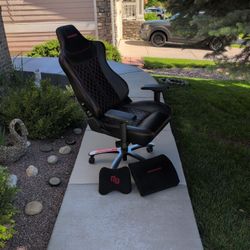MAINGEAR Forma GT Gaming Chair