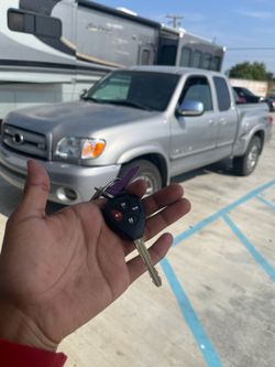 Car Keys N Remotes/ Llaves Con Control