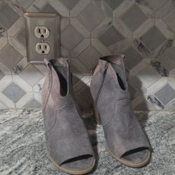 Women's Heels Size 7