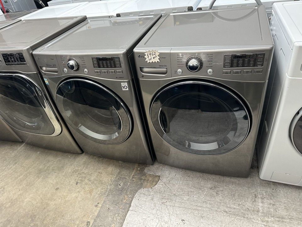 LG Washer And Gas Dryer Set