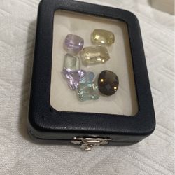 8 Loose Gem Stoned