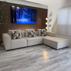 Modular Sectional Couch – Gray Fabric – Excellent Condition