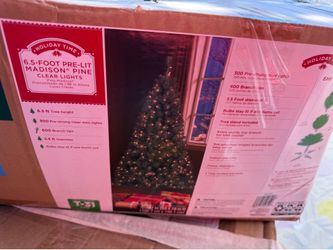 Pre-lit Christmas tree
