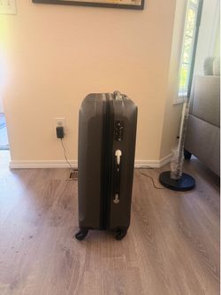 Medium luggage