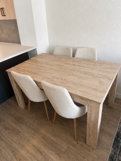 Extendable Table with Chairs