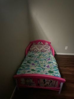 Toddler bed