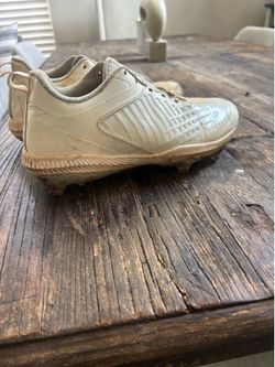 New balance softball cleats  size 9 woman’s