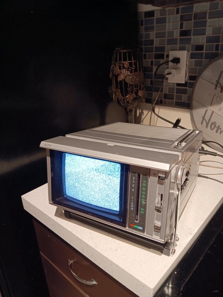 Vintage1986 KTV KCT-5003 RetroColor CRT 5" Inch VHF UHF TV Silver Working