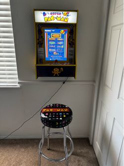 PacMan Arcade 1up Machine plus PacMan stool!