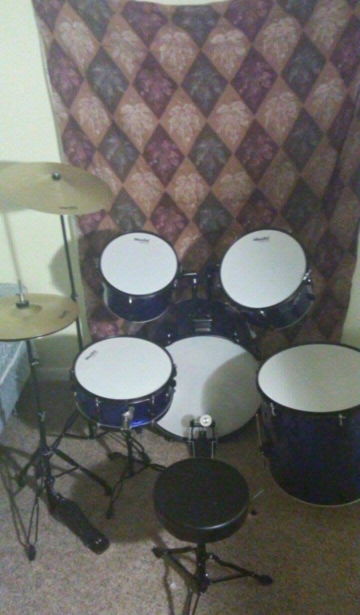 DRUMS