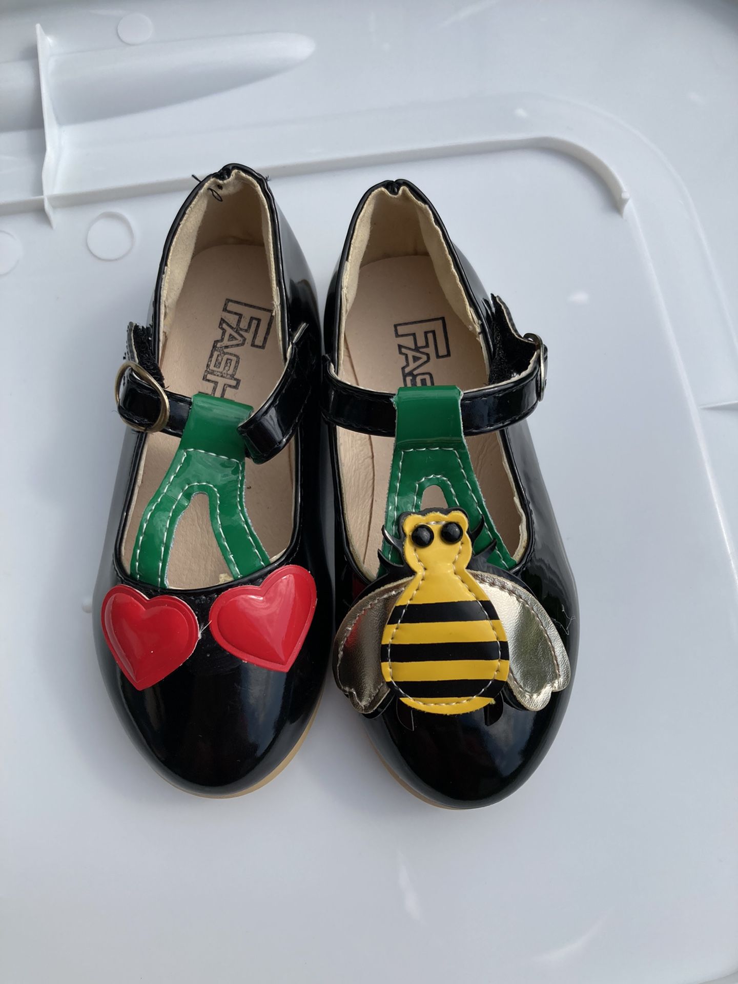 New Bee & flower dress shoes black size 9