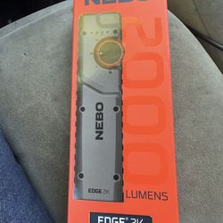 Rechargeable flashlight