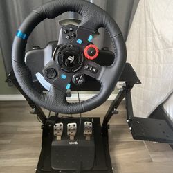 Logitech G29 Driving Force Racing Wheel and Floor Pedals, Real Force Feedback, Stainless Steel Paddle Shifters, Leather Steering Wheel Cover for PS5,