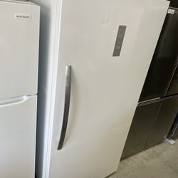 Frigidaire 20 Cu Upright Freezer In White 