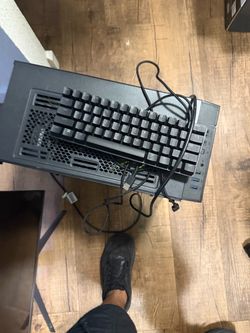 Gaming pc has 2 GeForce GTX graphics cards