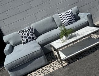 Sectional couch pull out bed