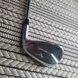 Mizuno 225 Gap wedge
