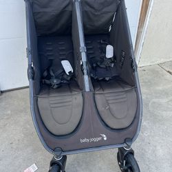BABY JOGGER DOUBLE STROLLER MISSING CANOPY