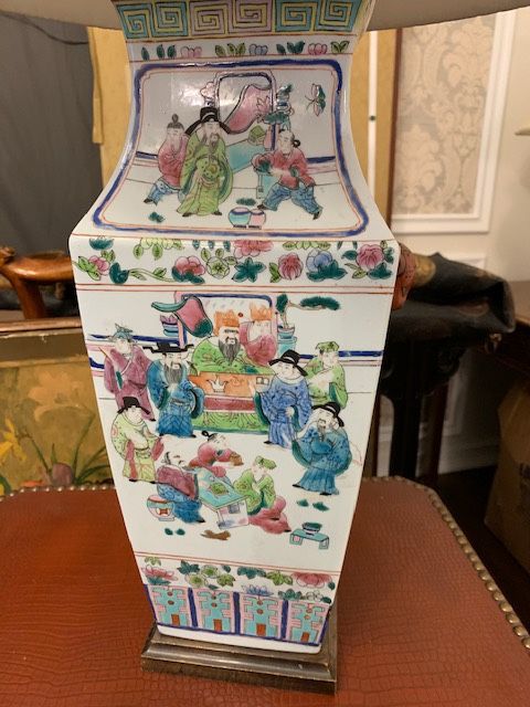 Chinese Hand Painted Famille Rose Porcelain Vase