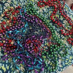 Jewelry Bead Lot . Wear Or Crafts  . Mixed  