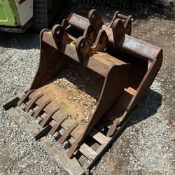 Factory Case Backhoe Buckets 