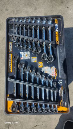 GEARWRENCH 18 Piece SAE/Metric Combination Ratcheting Wrench Set