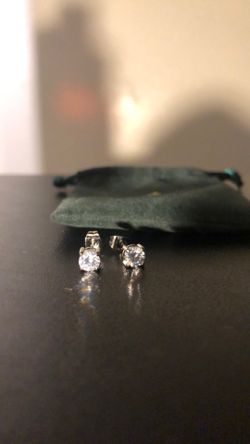 FAKE moisanite earings