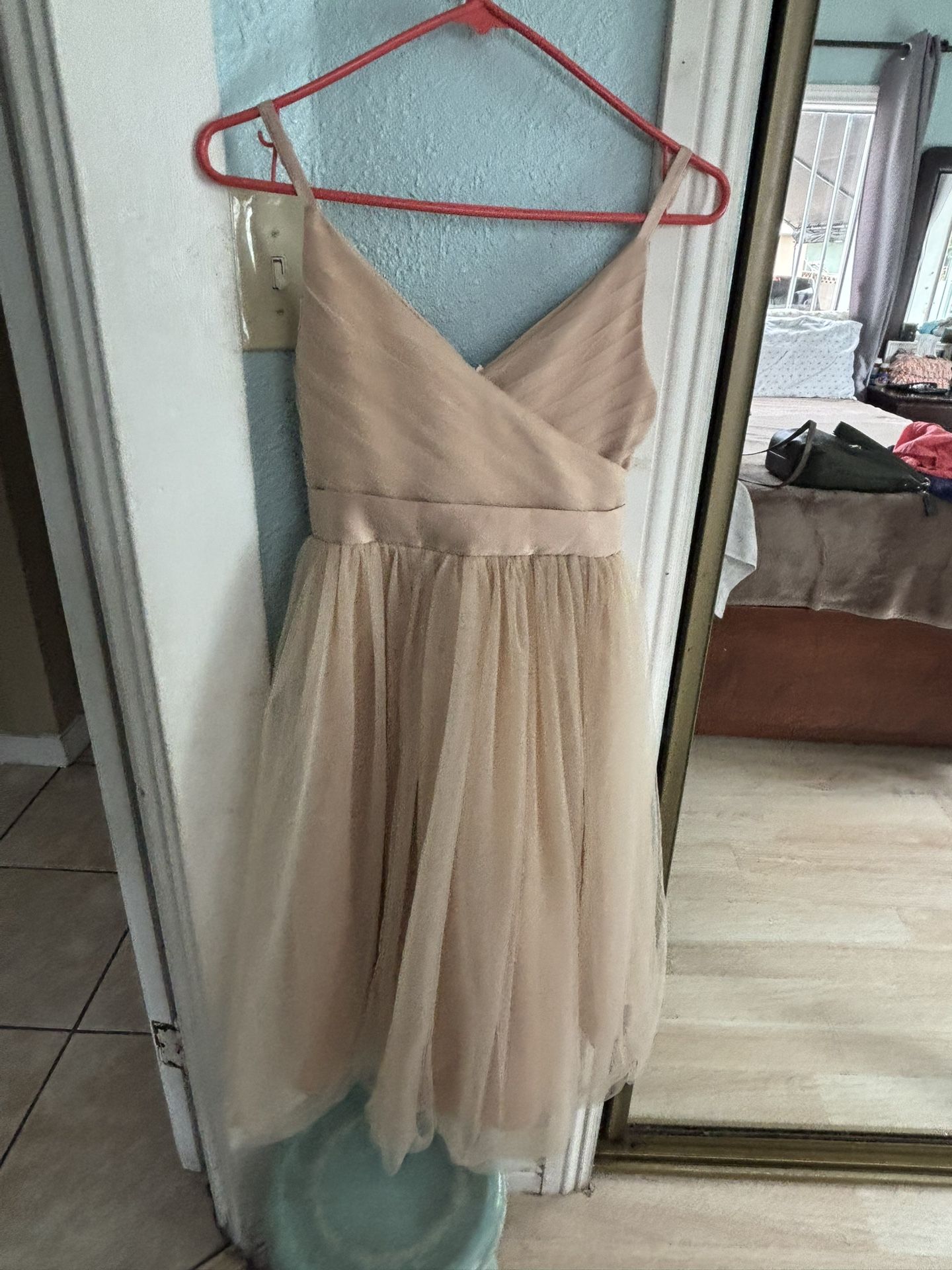 Vestido De Niña Talla L Usado Pero En Muy Buenas Condiciones $12 Preguntar Por El Personas Interesadas