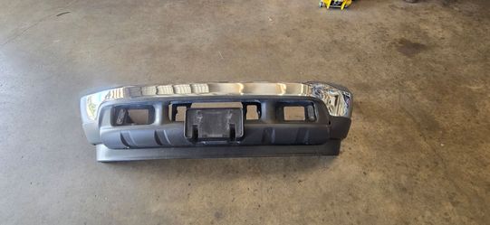 **99-04 ** Ford f250/f350  factory front bumper (damaged) $250