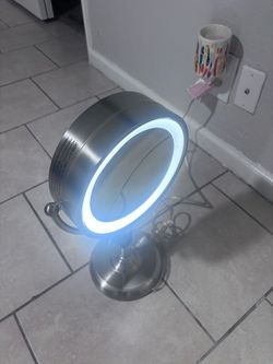 Lighted Vanity Mirror with Stand