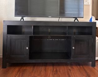 Entertainment center