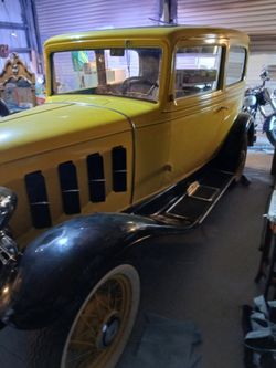 32' Chevy Confederate 5 Window