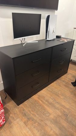 Black dresser with 6 drawers