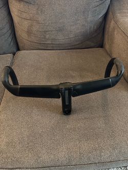 Roval Rapide Carbon Handlebar with Specialized stem